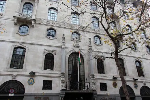 Photo 3: Exterior