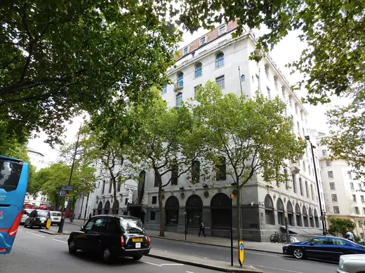 Photo 4: Exterior