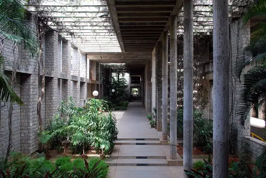 Photo 2: Exterior · Indian Institute of Management, Bangalore academic block