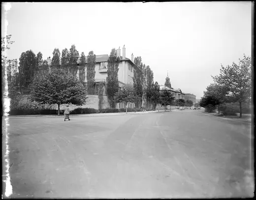 Photo 3: Exterior · Mrs