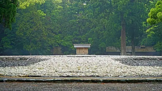 Photo 6: Interior · Le sanctuaire shintoïste d'Ise est le plus important du Japon