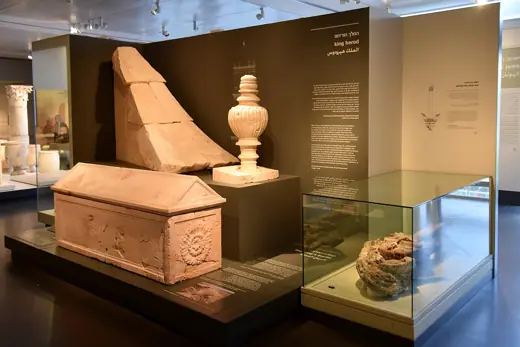 Photo 6: Interior