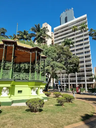 Photo 3: Exterior