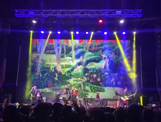 Photo 5: Interior · Rival Sons performing in Izvestia Hall, Moscow, Russia on 30-11-2019