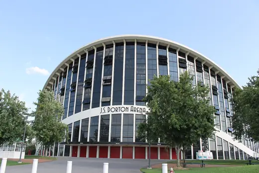 Photo 3: Exterior · J