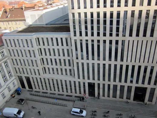 Photo 2: Exterior · Jacob-und-Wilhelm-Grimm-Zentrum