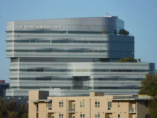 Photo 4: Exterior · San Diego - 9300 Campus Point Drive, UCSD Jacobs Medical Center