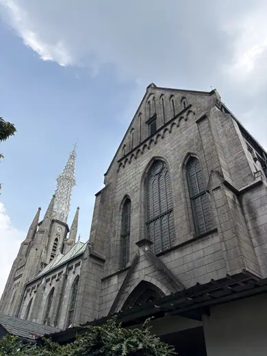 Photo 1: Exterior