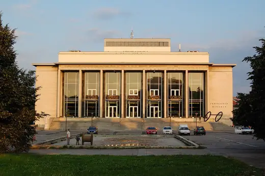 Photo 2: Exterior