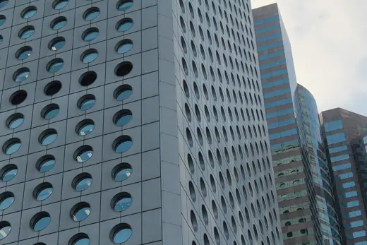 Photo 2: Exterior