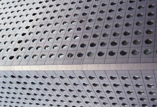 Photo 3: Exterior · Jardine House, Central