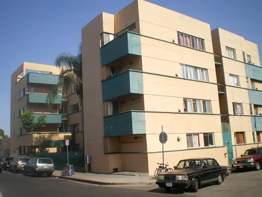 Photo 2: Exterior