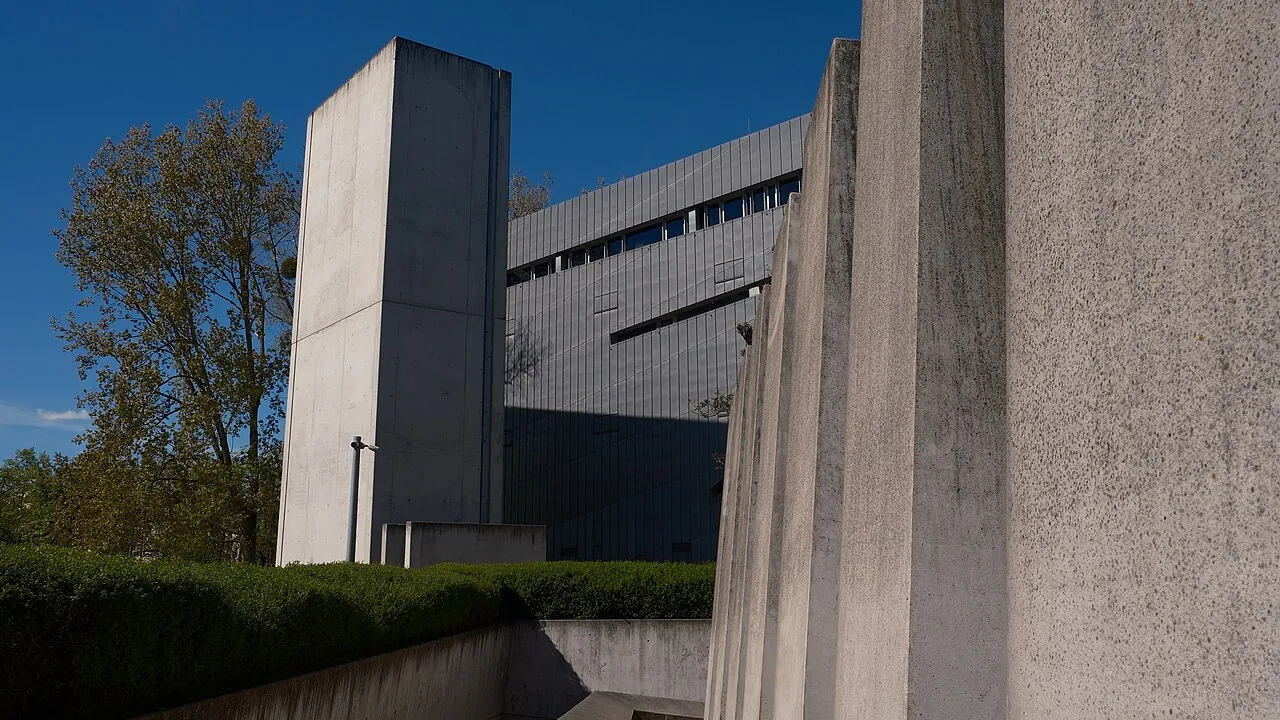 Jewish Museum Berlin: Exterior