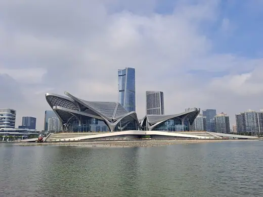 Photo 3: Exterior