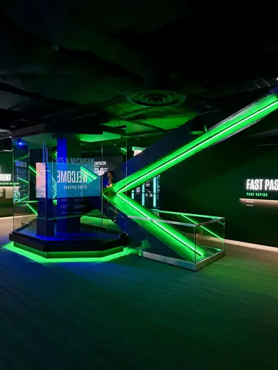 Photo 6: Interior