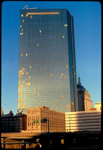 Photo 2: Exterior