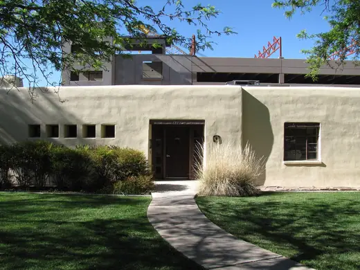Photo 1: Exterior