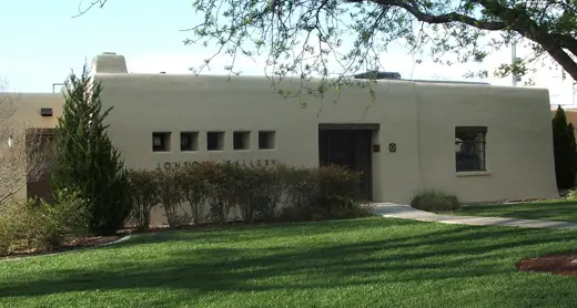 Photo 2: Exterior