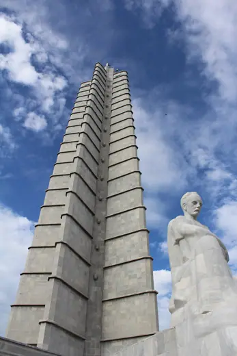 Photo 3: Exterior · In this photo you can see the Revolution Monument and the Jose Marti´s statue