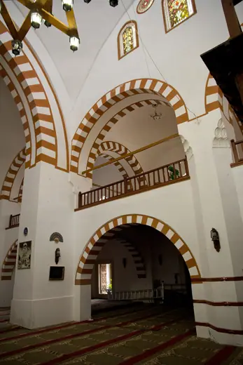 Photo 5: Interior