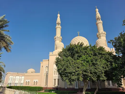 Photo 3: Exterior