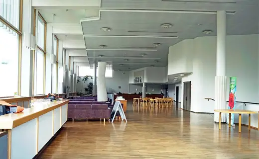 Photo 3: Interior
