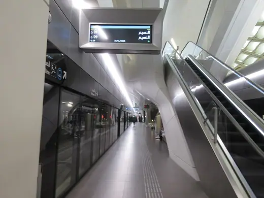 Photo 5: Interior