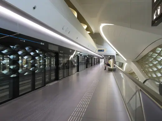 Photo 6: Interior