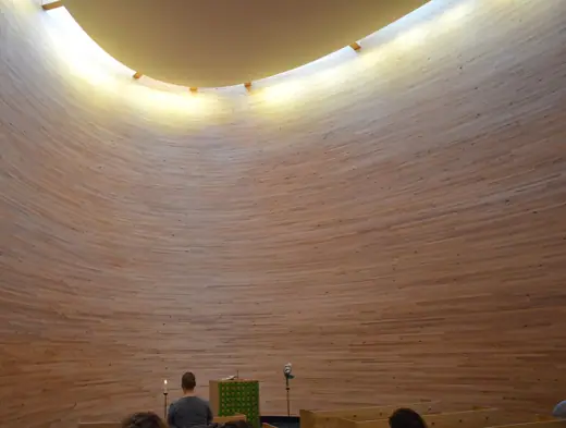 Photo 5: Interior · Kamppi-Kapelle Helsinki Innenraum