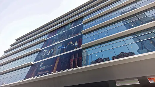Photo 4: Exterior