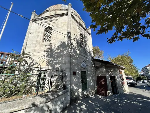 Photo 5: Exterior