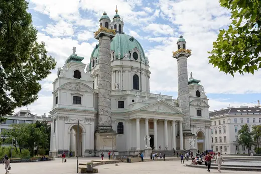 Photo 2: Exterior