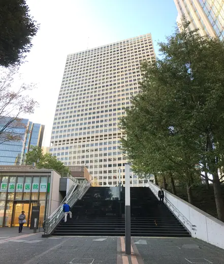 Photo 2: Exterior