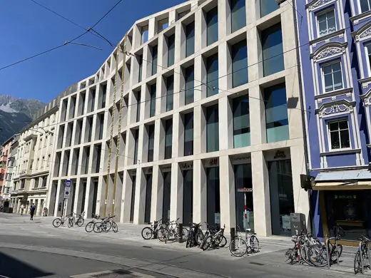 Photo 2: Exterior · In Innsbruck, Tirol, Österreich