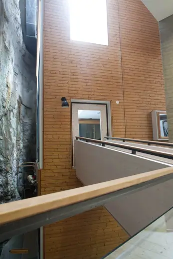 Photo 3: Interior