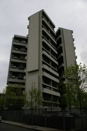 Photo 4: Context · Keeling House, Claredale Street, E2