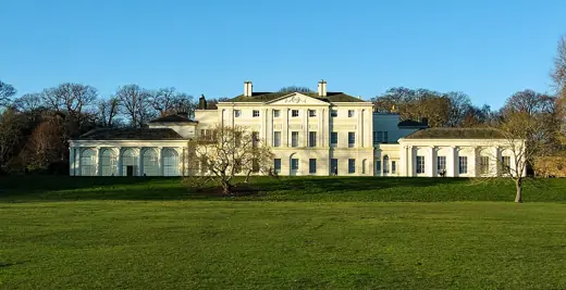 Photo 1: Exterior