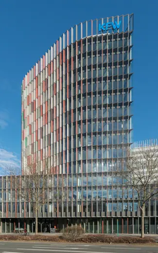 Photo 4: Exterior
