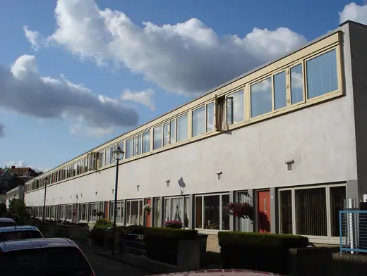 Photo 2: Exterior · Rotterdam, 2e Kiefhoekstraat 1-29