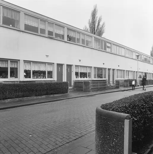 Photo 3: Exterior · Kiefhoekstraat overzicht