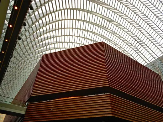 Photo 4: Interior