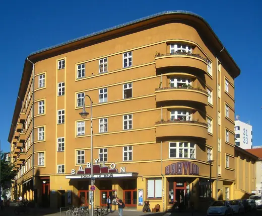 Photo 1: Exterior