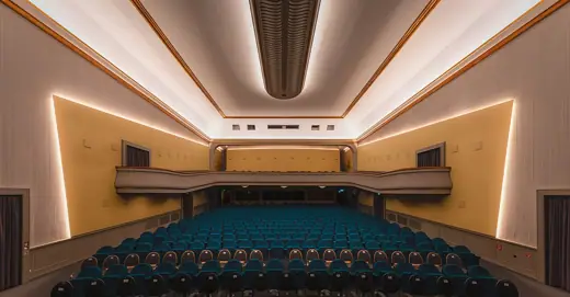 Photo 2: Interior