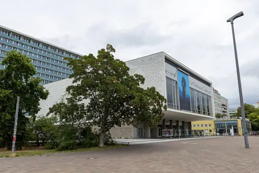 Photo 3: Exterior · Kino International Karl-Marx-Allee Berlin