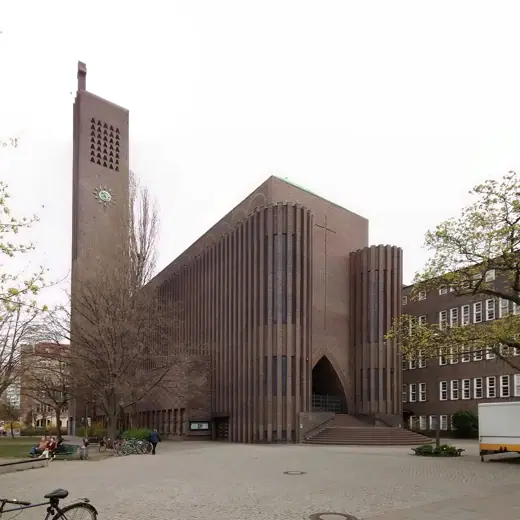 Photo 2: Exterior