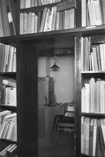 Photo 6: Interior · Akateeminen kirjakauppa