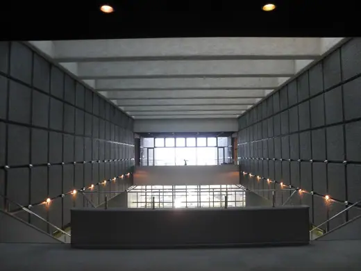 Photo 4: Interior