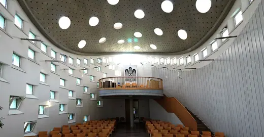 Photo 4: Interior
