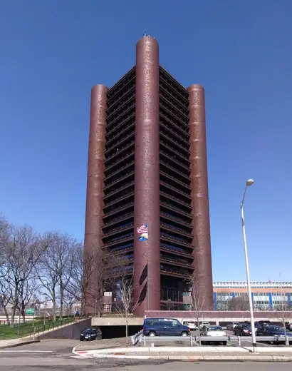 Photo 6: Context · Knights of Columbus Building, Kevin Roche & John Dinkeloo, 1969, One Columbus Plaza, New Haven, Connecticut