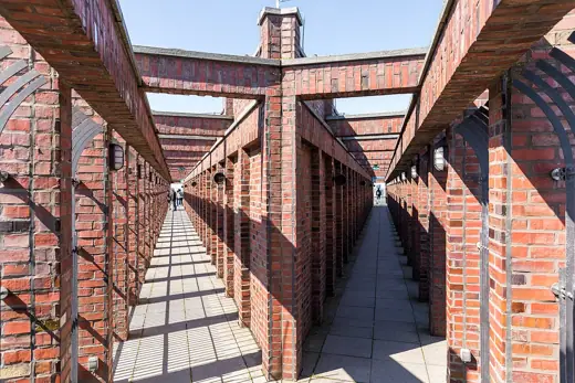 Photo 3: Exterior · Aussichtsplattform Kollhoff-Tower, Berlin